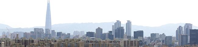 4월 9일 서울 용산구 유엔빌리지 인근에서 바라본 압구정동 현대아파트 일대. 사진 연합뉴스
