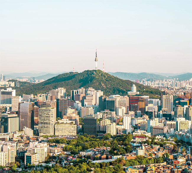 남산서울타워를 중심으로 한 서울 시내 풍경. 사진 게티이미지뱅크