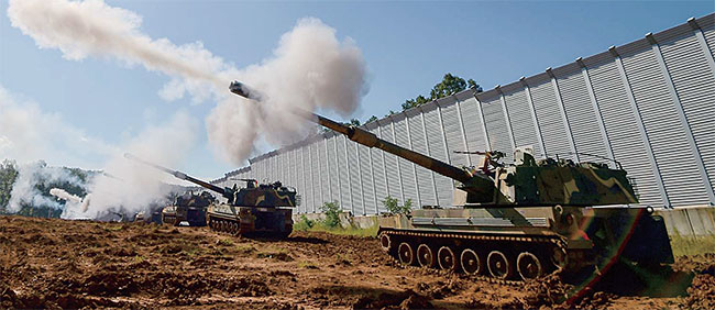K9 자주포는 현재 국군 포병의 중추다. 좋은 성능에 비해 가격이 저렴해 해외 판매에도 커다란 성공을 거두었다. 사진 위키피디아