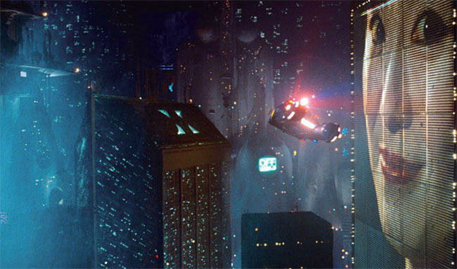 공상과학 영화의 고전 ‘블레이드 러너’에 등장하는 ‘스피너’. 사진 스틸컷