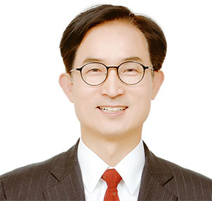윤덕룡 KDI 초빙연구위원 전 한반도평화연구원 원장