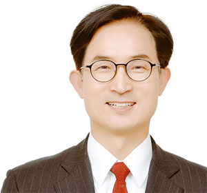 윤덕룡
KDI 초빙연구위원
전 한반도평화연구원 원장