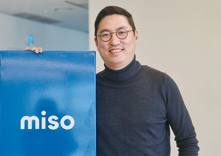빅터 칭 미소 대표
어바나-샴페인 일리노이대학(UIUC) 경영대, 전 스포카 공동 창립자,
전 딜리버리히어로코리아 CPO,
전 친친 공동 창립자 사진 미소