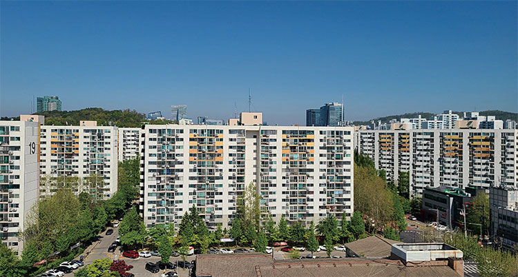 4월 19일 방문한 서울 마포구 성산동 성산시영아파트.
성산시영은 상반기 중 정비구역 지정을 앞두고 있다. 사진 조은임 기자