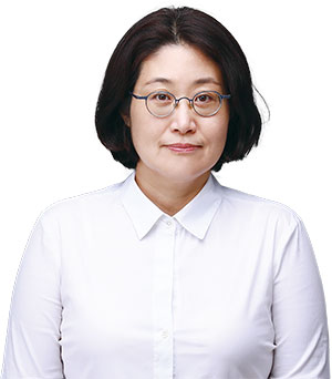 예자선 법무법인 광야 변호사
연세대 영문학, 사법연수원 33기, 
전 수원지검 검사, 
전 AIG손해보험 법무팀장, 
전 카카오페이 법무실장 사진 법무법인 광야