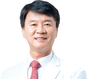 김경훈 분당자생한방병원 병원장
동국대 한의학 박사, 
현 척추신경추나의학회 
교육위원, 현 대한한방
내과학회 회원