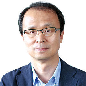 김용석 성균관대 
전자전기공학부 교수
현 반도체공학회 부회장, 
전 삼성전자 상무