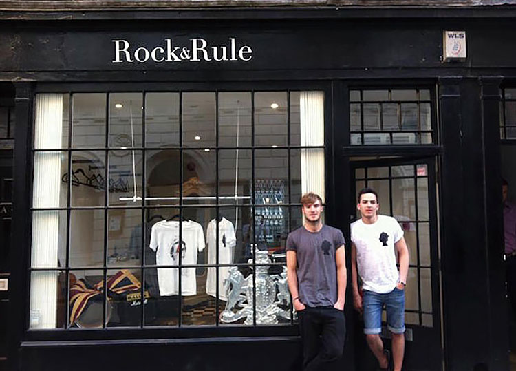 2012년 로스 베일리 CEO가 여왕 얼굴 티셔츠를 팔았던 팝업스토어 ‘록 앤드 룰(Rock & Rule)’. 사진 어피어 히어