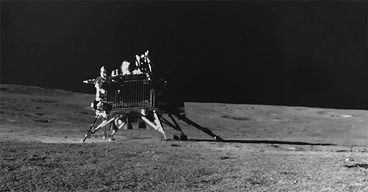 8월 30일 달 남극 표면에 있는 인도 달 탐사선 찬드라얀 3호의 착륙선 비크람. 사진 인도우주연구기구(ISRO) 