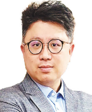 권석준 성균관대 화학공학부 & 반도체융합공학부 교수
서울대 화학생물공학부 학·석사, 미국 매사추세츠공대(MIT) 화학공학 박사, 전 KIST 첨단소재기술연구본부 책임연구원