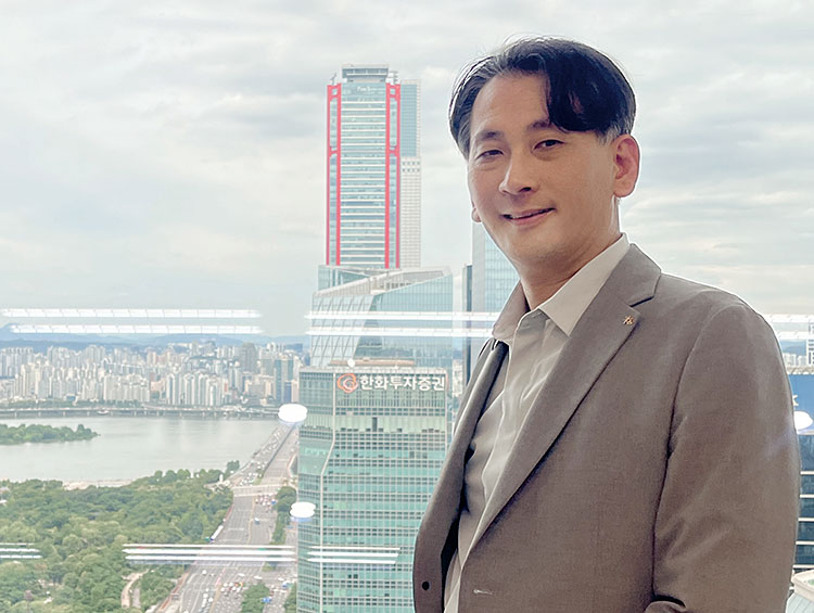 성현탁 KB국민은행
KB부동산플랫폼부 부장
서울대 건축학, 서울대 MBA,
전 삼성SDS 소프트웨어 아키텍트,
전 네이버 개발 리더,
전 라인파이낸셜플러스 리드 사진 김수정 기자