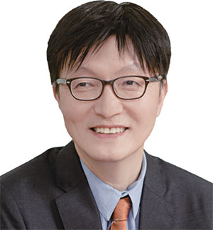 김흥종 고려대 특임교수 
서울대 경제학 학·석·박사, 
옥스퍼드대 명예펠로, 
현 산업통상자원부 통상교섭민간자문위원회 위원, 전 대외경제정책연구원(KIEP) 원장