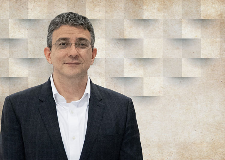 장 피에르 하스우트 미르 사장 
매사추세츠공과대(MIT) 기계공학 박사, 
전 보쉬(Bosch) 부사장, 
전 SIT 컨트롤즈 미국 사장 사진 미르