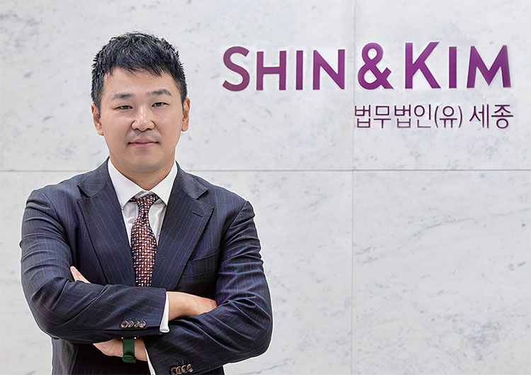 황현일 법무법인 세종 변호사
고려대 정치외교학, 서강대 법학전문대학원, 변호사시험 2회 사진 법무법인 세종