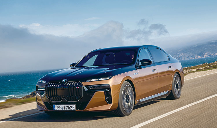 BMW i7 M70 x드라이브. 사진 BMW
