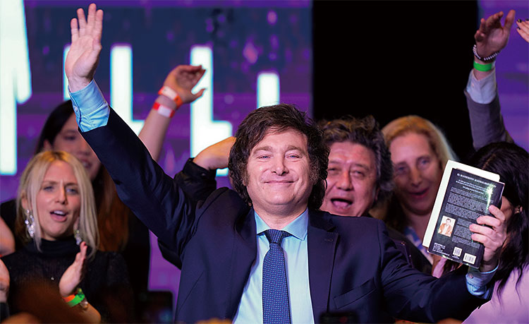 11월 19일 치러진 아르헨티나 대통령 선거에서 무정부주의 자본주의자를 자처하는 하비에르 밀레이가 당선됐다. 사진 AP연합
