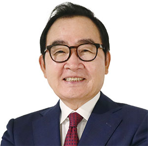 윤은기
한국협업진흥협회 회장
인하대 경영학 박사,
현 멘토지도자협의회 회장,
전 중앙공무원교육원 원장,
전 서울과학종합대학원 총장