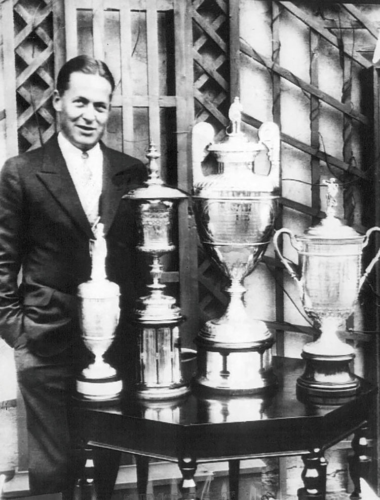 그랜드슬램 우승 트로피와 기념 사진을 찍은 보비 존스. 사진 Bobby Jones CSF 홈페이지