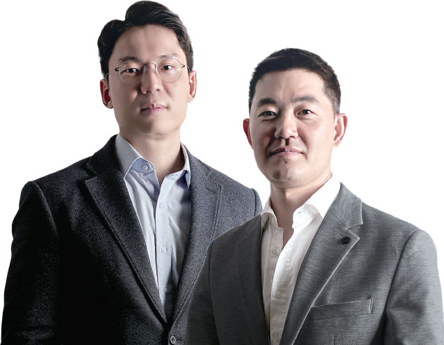 (왼쪽부터) 이호준 
푸디버스 공동 대표
전 PwC컨설팅 디렉터, 
전 테이스티나인 경영전략본부장, 
전 프레시지 사업혁신실장
강원호 
푸디버스 공동 대표
호림미트(현 푸디버스) 
창업자 사진 푸디버스