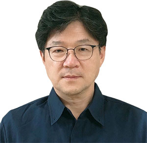 신상준 
한국은행 이코노미스트
연세대 법학 학·석사, 
서울시립대 법학 박사, 
‘중앙은행과 화폐의 헌법적 문제’ ‘돈의 불장난’ 
‘국회란 무엇인가’ 저자