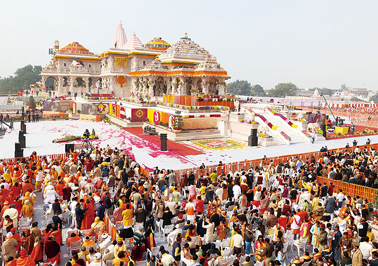 많은 인도 국민이 1월 22일 아요디아 힌두교 사원 축성식 행사를 지켜보고 있다. 사진 인도 공보부·EPA연합