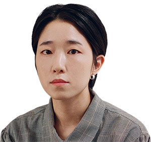 김진영
사진책방 ‘이라선’ 대표, 
서울대 미학과 박사과정