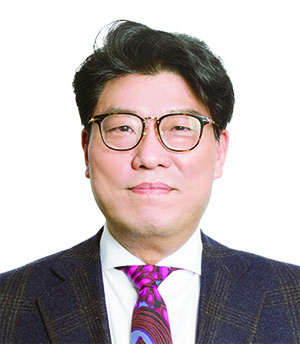 황부영 브랜다임앤 파트너즈 대표 컨설턴트 현 부산 도시 브랜드 총괄 디렉터, 현 아시아 브랜드프라이즈(ABP) 심사위원, 전 제일기획 마케팅연구소 브랜드팀장