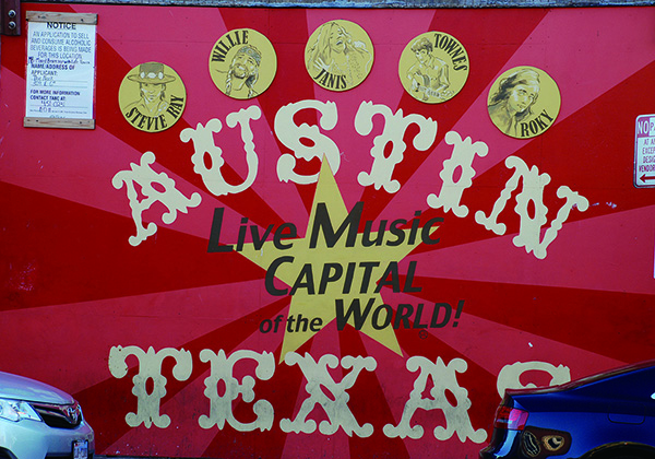 텍사스 오스틴의 SXSW 축제 기간에 설치된 슬로건 이미지. 사진 셔터스톡