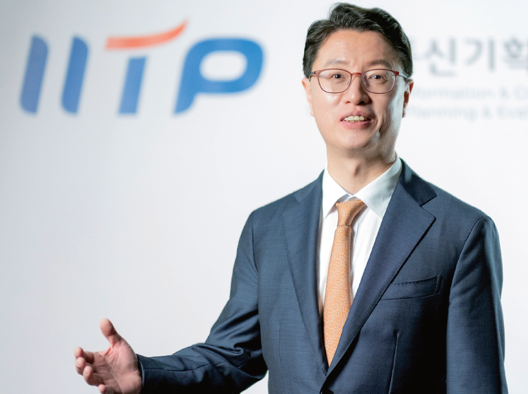 홍진배 정보통신기획평가원 원장 고려대 무역학, 런던정치경제대 정보경영학 석사, 맨체스터대 기술경영학 박사, 전 과학기술정보통신부 통신정책관· 네트워크정책실장