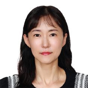 김의향 패션&스타일 칼럼니스트 현 케이노트 대표, 전 보그 코리아 패션 디렉터
