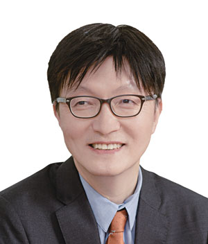 김흥종 고려대 특임교수 
서울대 경제학 학·석·박사, 옥스퍼드대 명예 펠로, 
현 산업통상자원부 통상 교섭민간자문위원회 위원, 전 대외경제정책연구원(KIEP) 원장