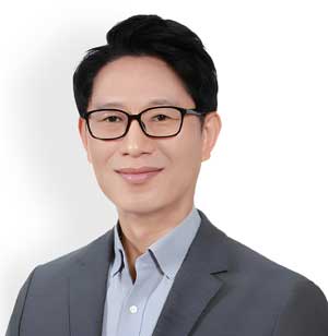 이성진 LG전자 한국영업본부 구독영업담당 상무미국 듀크대 MBA , 전 신한은행 국제부 근무, 전 SK투자팀장 사진 LG전자