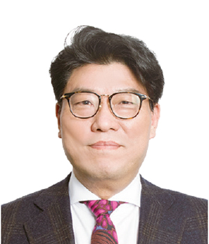 황부영 브랜다임앤 파트너즈 대표 컨설턴트 - 현 부산 도시 브랜드 총괄 디렉터, 현 아시아 브랜드 프라이즈(ABP) 심사위원, 전 제일기획 마케팅연구소 브랜드팀장