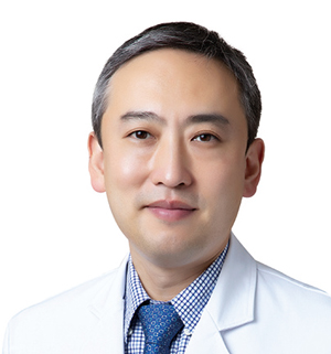권오룡 연세스타병원 병원장 -
연세대 의대,현 연세대 세브란스병원정형외과 외래교수, 현 대한정형외과학회 정회원