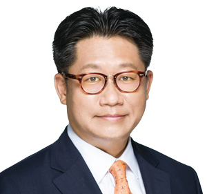 허욱 법무법인 세종 변호사 - 연세대 경영학·법학 ，베이징대 법학 박사 ，사법연수원 33기 ，전 법무법인 율촌 상하이 대표처 대표