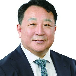 신동우 나노 회장 - 케임브리지대 이학 박사, 현 한국공학한림원 정회원, 현 한양대 총동문회장