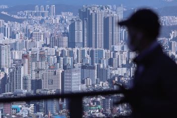 서울 남산에서 바라본 아파트 단지. /사진 뉴스1
