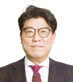 황부영 브랜다임앤 파트너즈 대표 컨설턴트 - 현 부산 도시 브랜드 총괄 디렉터, 현 아시아 브랜드 프라이즈(ABP) 심사위원, 전 제일기획 마케팅연구소 브랜드팀장