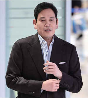 방미 일정 마치고 귀국하는 정용진 회장./사진 뉴스1