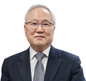 이병준 고려대 전기전자공학부 교수 - 고려대 전기공학, 미 아이오와주립대 전기공학 석·박사, 현 전기안전공사 전기안전위원장, 현 한국전력공사  전력계통위원회 자문위원, 현 산업통상자원부 신뢰도협의회 위원, 전 대한전기학회 회장, 전 산업통상자원부  전력정책심의위원, 전 전력거래소 계통평가위원장 / 사진 이은영 기자