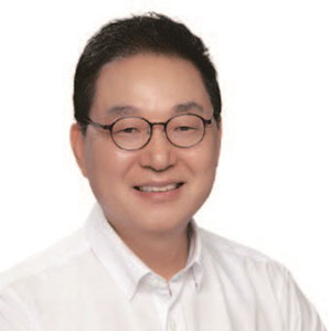 정철훈 미술 칼럼니스트 - 고려대 대학원 문화 콘텐츠 박사 수료, 소장전 ‘리틀 사치전’ 개최