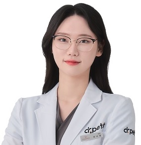 이나영 닥터쁘띠의원 대전점 대표원장 - 대한미용성형레이저 의학회 정회원, 대한항노화학회 정회원, 대한비만미용학회 정회원, 대한필러학회 정회원