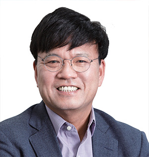 이병태 카이스트 경영대 명예교수 겸 컨슈머워치 공동 대표- 서울대 산업공학, 카이스트 경영과학 석사, 미 텍사스대 경영학 박사