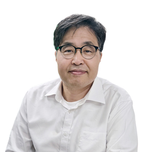 우석진 명지대 경제학과 교수 - 서울대 경제학 학·석사, 위스콘신대 경제학 박사, 현 한국재정학회 이사, 전 한국조세연구원 전문연구위원, 전 메릴랜드대 방문교수 / 사진 이신혜 기자