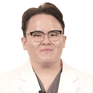 김현하 닥터쁘띠의원 노원점 대표원장 - 성균관대 의대, 전 톡스앤필 노원점 대표원장, 전 BLS 본점 원장