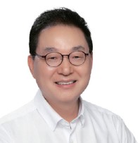 정철훈 미술 칼럼니스트, 고려대 대학원 문화콘텐츠 박사
수료, 문화기획 프로듀서,
전 KBS아트비전 대표