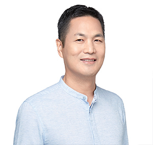 김종문 글로벌혁신센터(KIC중국) 센터장 - 중국 인민대 경영학 박사, 현 중국 인민대 경영학 석사 (MBA) 실무 능력 증진(PAP) 지도위원, 전 노키아 중국 구매팀 선임매니저, 전 MS 중국 휴대폰사업부 글로벌구매팀 선임매니저, 전 동아시아문화센터 베이징사무소 소장