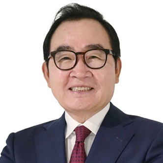 윤은기 한국협업발전포럼 회장 - 현 멘토지도자협의회 회장, 현 AI미래융합지도사, 전 중앙공무원교육원 원장, 전 서울과학종합대학원 총장