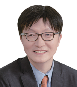 김흥종 아산정책연구원 객원선임연구위원- 
서울대 경제학 학·석·박사,  옥스퍼드대 명예 펠로,  
전 대외경제정책연구원 
(KIEP) 원장