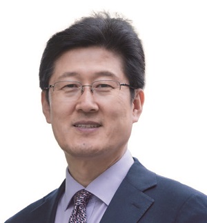김인현 - 고려대 법학 전문대학원 명예교수·선장, 한국해양대 항해학, 고려대 법학 학·석·박사, 전 일본 산코기센 항해사·선장